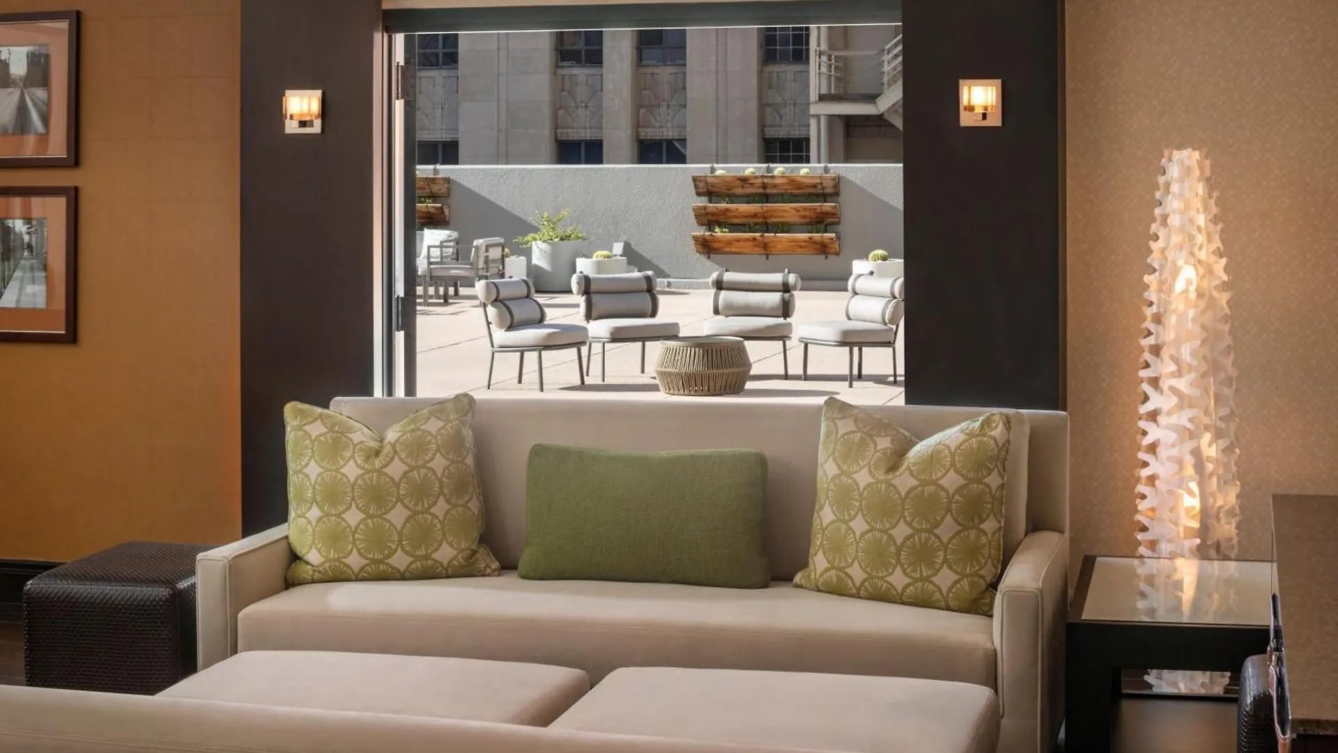 Renaissance Phoenix Downtown Hotel