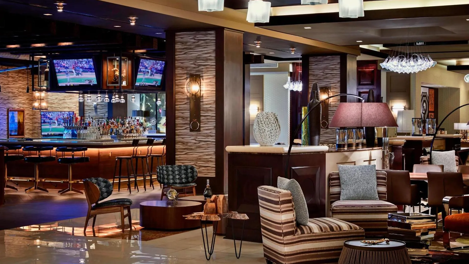 Renaissance Phoenix Downtown Hotel